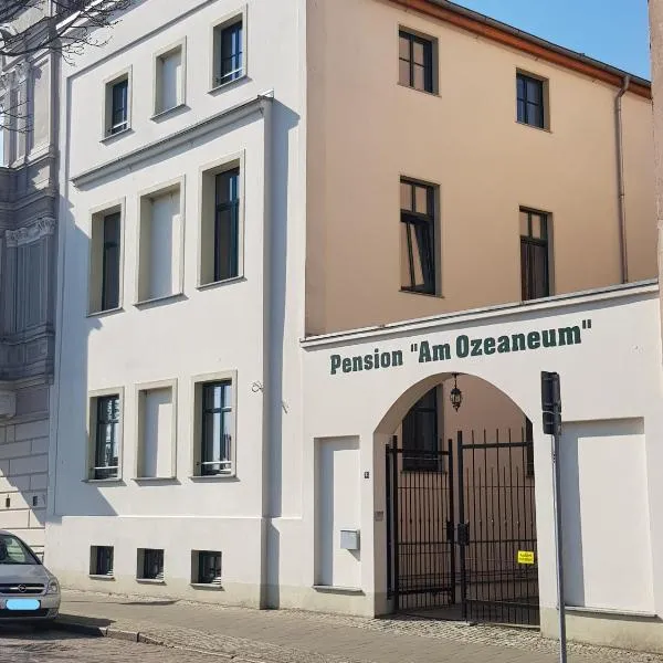 Pension Am Ozeaneum, hotel v destinaci Stralsund