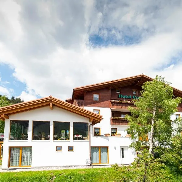 Hotel Cuntera, hotel em Curaglia