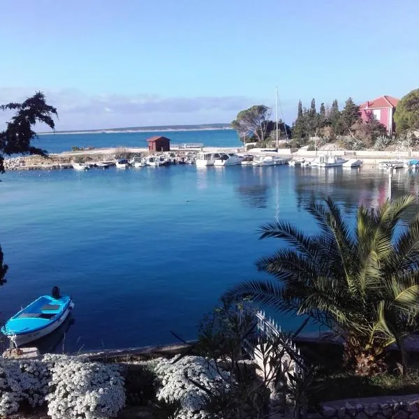 Apartments Dvorski, hotel v destinaci Mandre