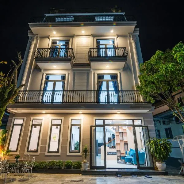 Peaceful House Hostel, hotel v destinaci Ðồng Hới