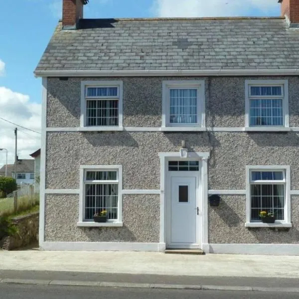 Glens of Antrim Beach House - On the Coast, hotel v destinaci Glenariff
