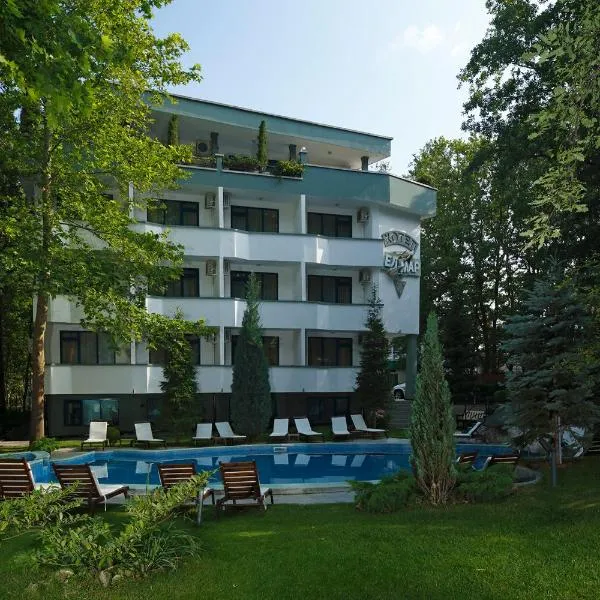 Elmar Hotel, готель у місті Китен