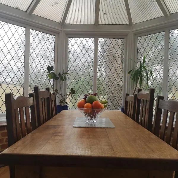 Easytoostay Paygate Cottage Brenchley, hotel sa Brenchley