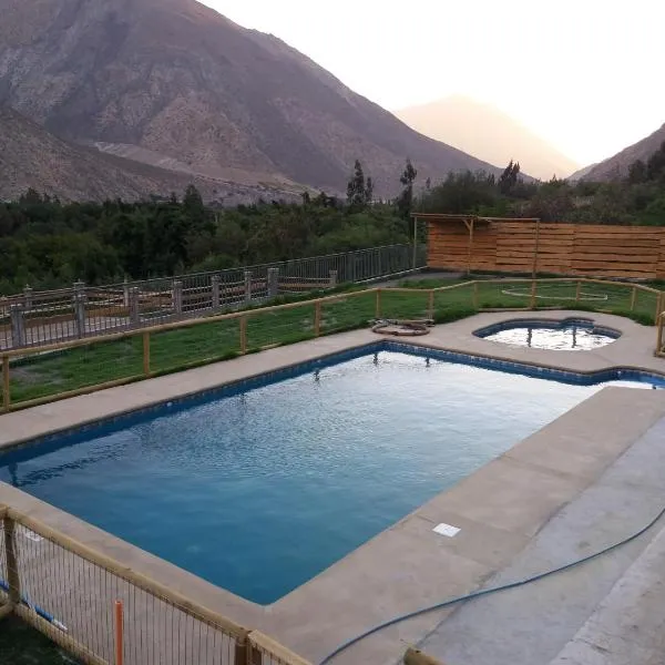 Cabañas Rivadavia Spa, hotel v destinaci Vicuña