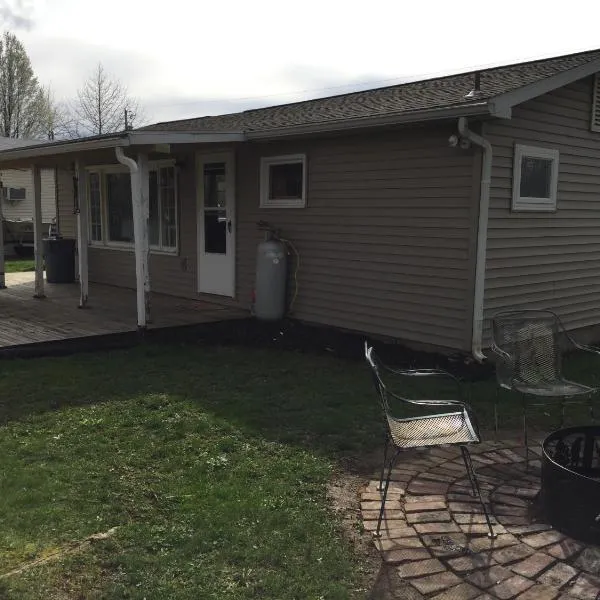 Martin's River Cabin, hotel in Coshocton