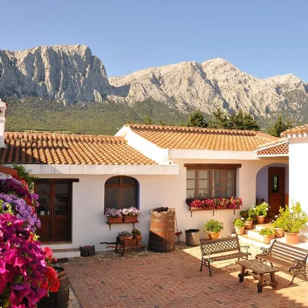 Agriturismo Guthiddai, hotel v destinaci Oliena