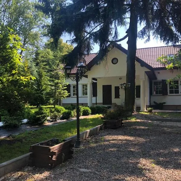 Dworek Wronowice, hotel v destinácii Mircze