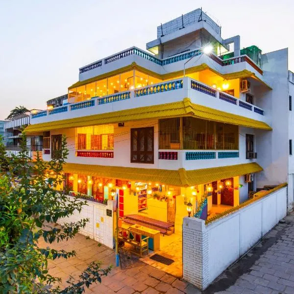 goSTOPS Lite Varanasi, hótel í Varanasi