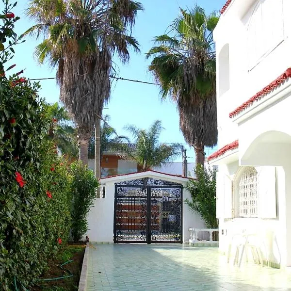 Votre Maison de vacances en bord de mer - Harhoura: Aïn el Aouda şehrinde bir otel