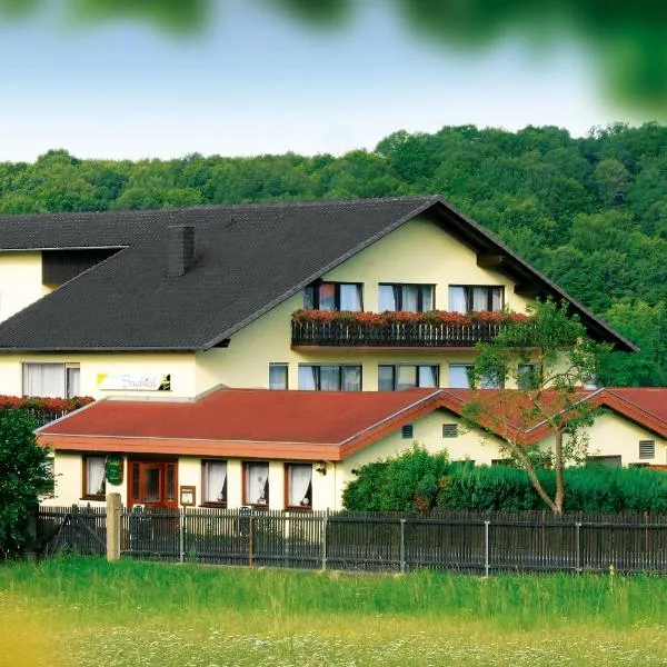 Saaletal Pension & Ferienwohnungen, hotell i Bad Bocklet