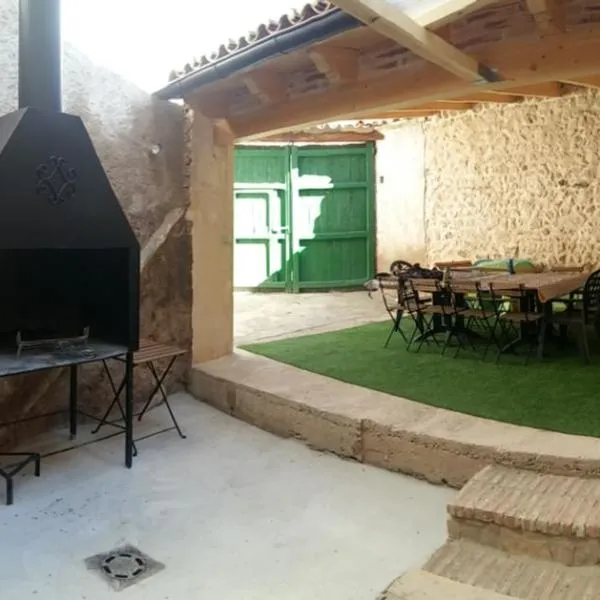 나바리트델리오에 위치한 호텔 Casa rural L´Amparo -3 espigas- Categoría superior-15 personas