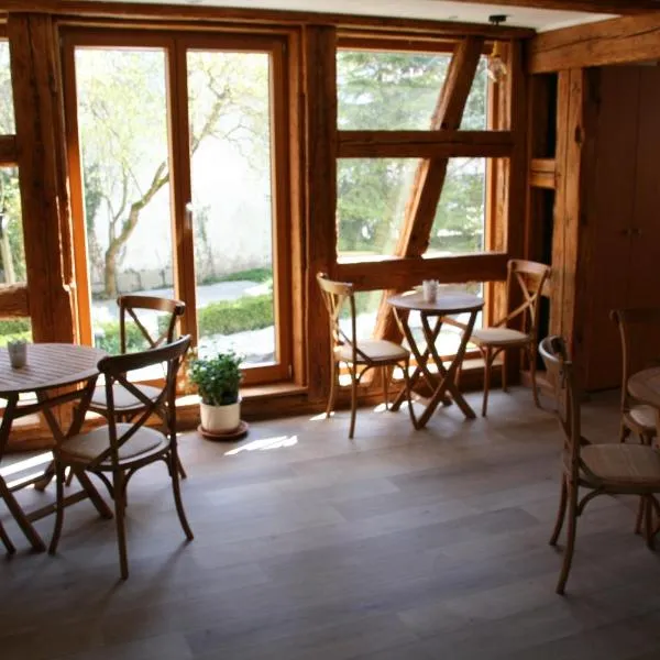 Waldvogel Ferienzimmer klimatisiert, hotel v destinaci Immenstaad am Bodensee