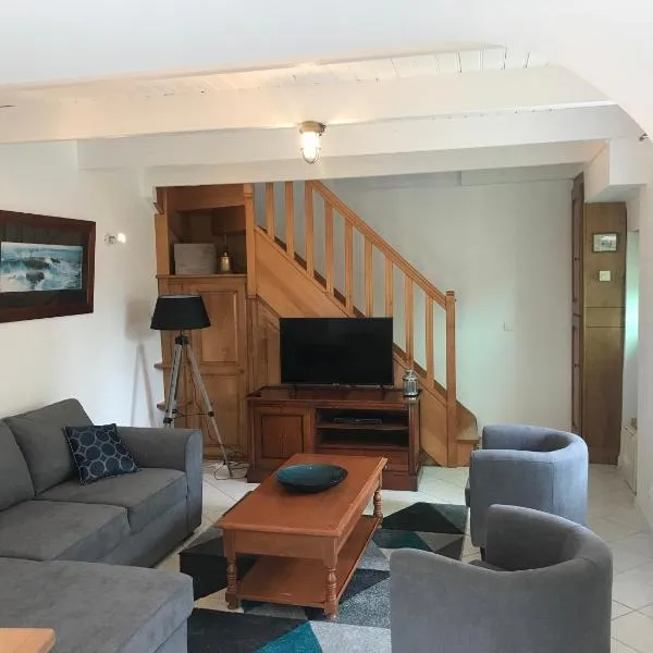 Charmante maison entre Terre et Mer, hotel en Plouaret