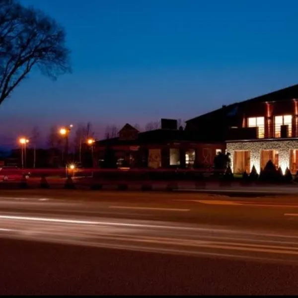 Zajazd CHATA Kębłowo, hotel v destinaci Kębłowo