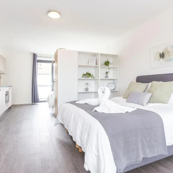 New Delft City view central modern family top floor apartment Utopia 20e, hotel v destinaci Delft