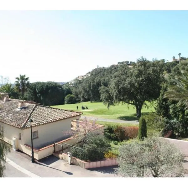 Villa 47 Hameau des Greens, hôtel à Sainte-Maxime