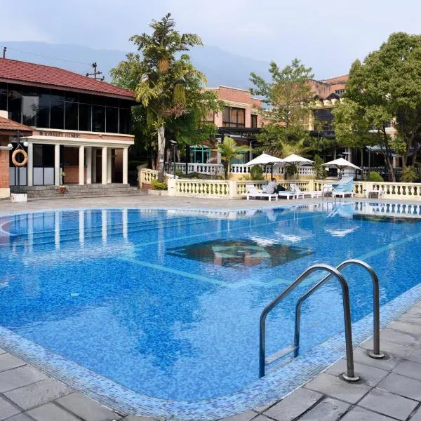 Park Village Resort by KGH Group, hotel di Helmu
