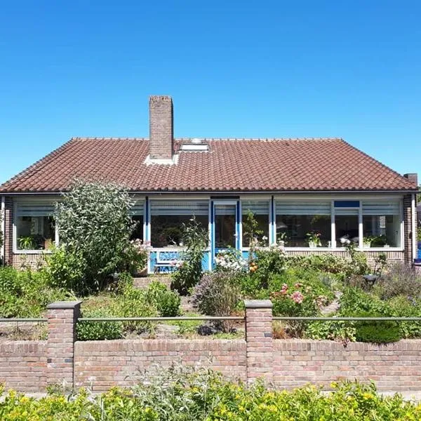 B&B De Blauwe Tulp, hotel v destinaci Noord-Scharwoude