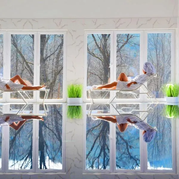 Dwór i Dworek Leszczowate Wellness & Spa, hotel v destinácii Ustrzyki Dolne