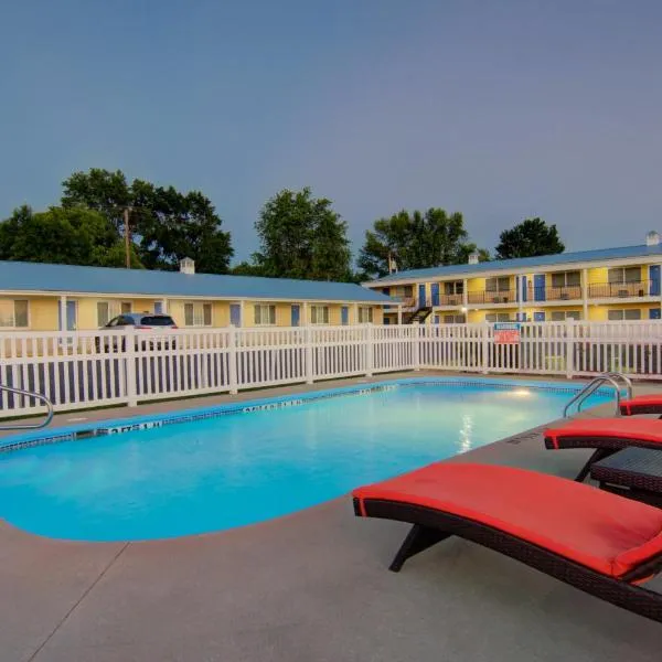 Westbridge Inn & Suites, hotel in Clinton