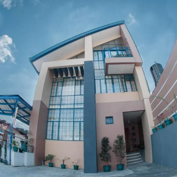 The Half House by Elmar Cabin, hotel v destinaci Baguio