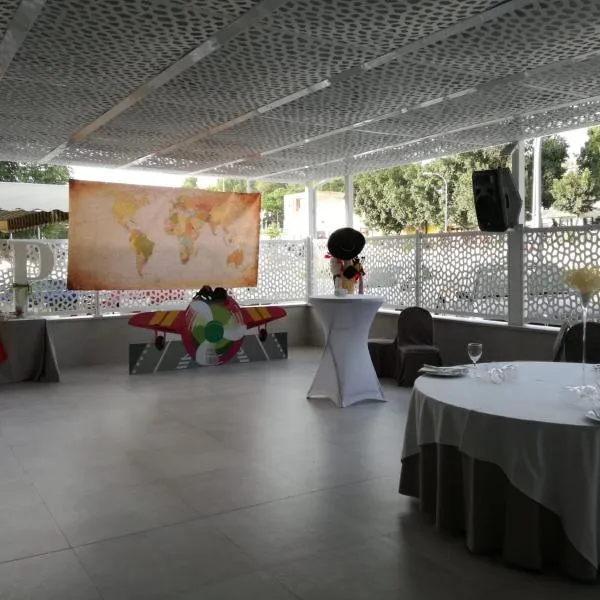 Hostal El Sevillano, hotel v destinaci Rus
