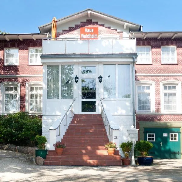 Haus Waldheim, hotel v destinaci Malente