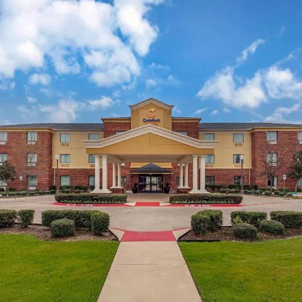 Comfort Suites, hotel em Ennis