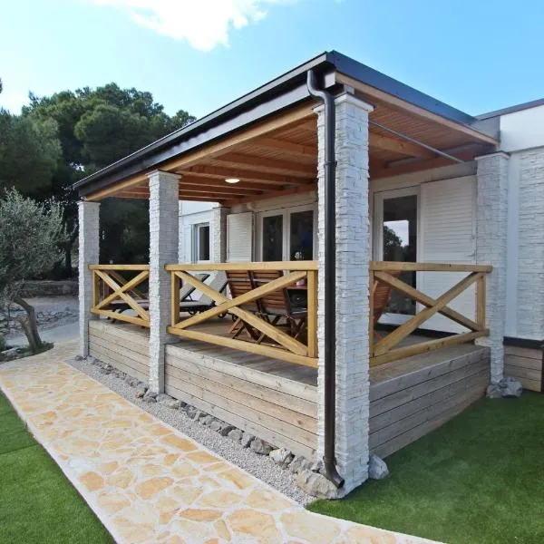 Vegros Mobile Homes Slanica, hotel in Murter