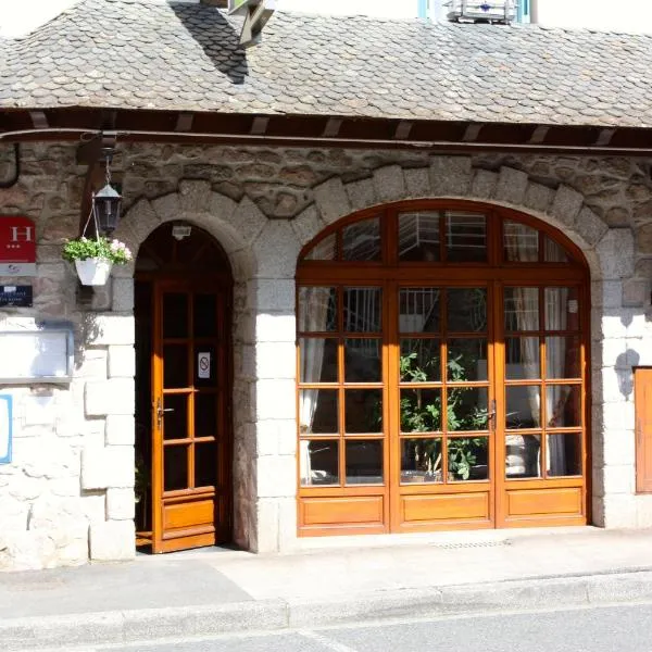 Hotel Restaurant des Deux Vallées, hotel v destinaci Entraygues-sur-Truyère