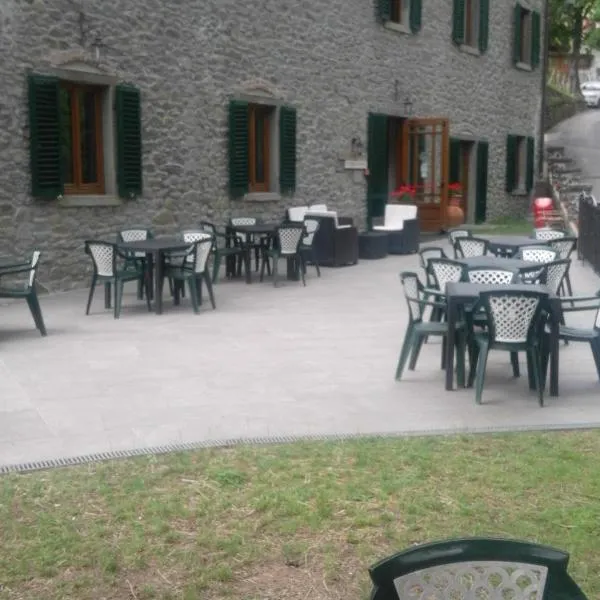 La Foresta Albergo Ristorante Pizzeria, hotel in Serravalle