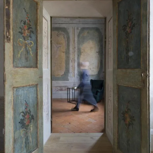 Appartamento affrescato 180mq in palazzo del 600 a Mantova, hotel in Mantova