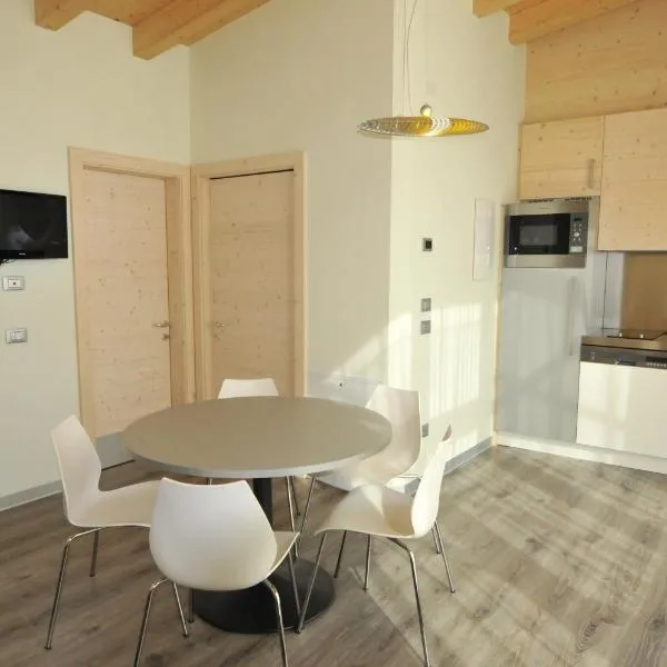 Bungalows Chalets Lago di Molveno，莫爾韋諾的飯店