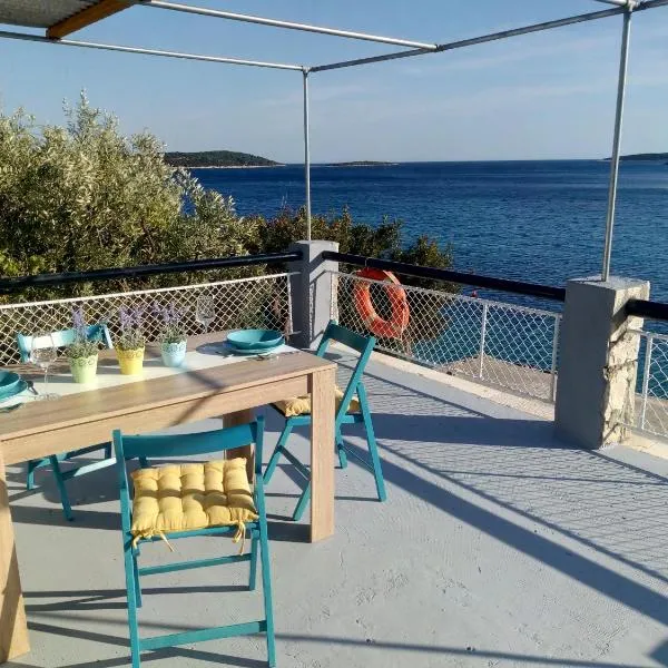 Apartmani Paulo, hotel in Vis