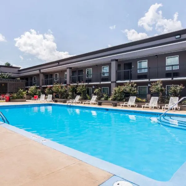 Clarion Inn & Suites Russellville I-40 – hotel w mieście Russellville