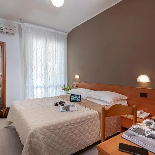 Hotel Pierre "NUOVA GESTIONE", Hotel in Riccione