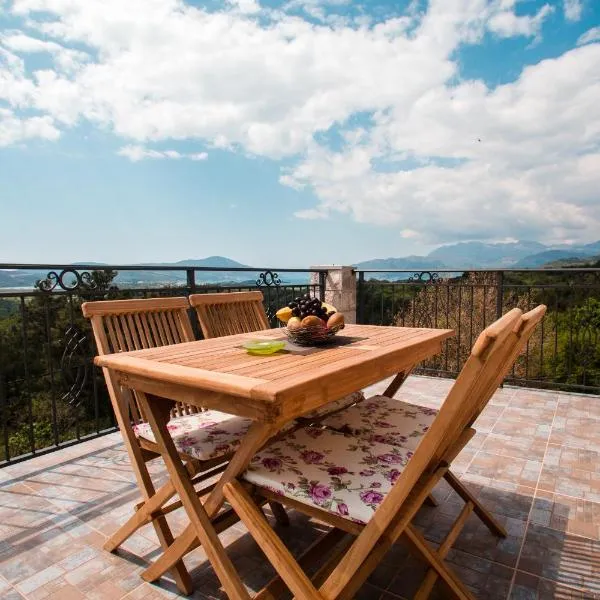 Sunny Nest Apartments, hotel a Kotor (Cattaro)