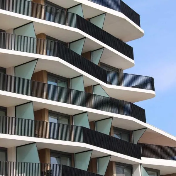 Crystal residence - Pool & Beach, hotel em Ostend