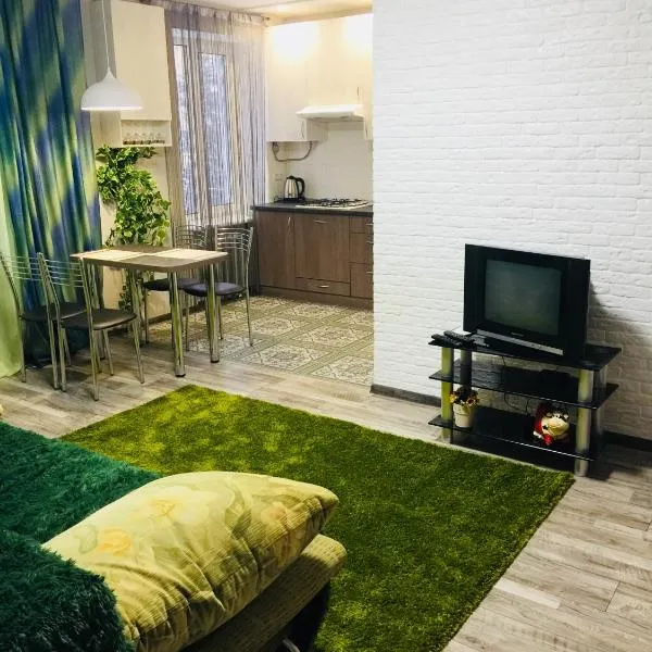 Двухкімнатна студія, hotel in Andreyevka