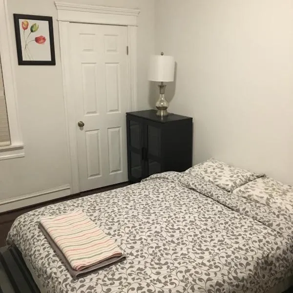 comfort & charm in the johns hopkins uni, hotel v destinaci Baltimore