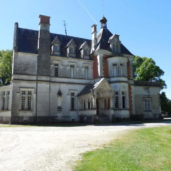 Château de la Redortière, hotel in Genouillac