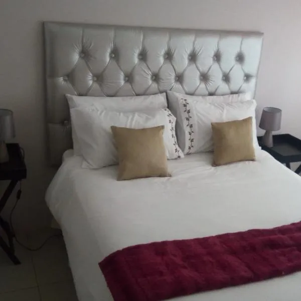 Ranks Guesthouse, hotel sa Molepolole
