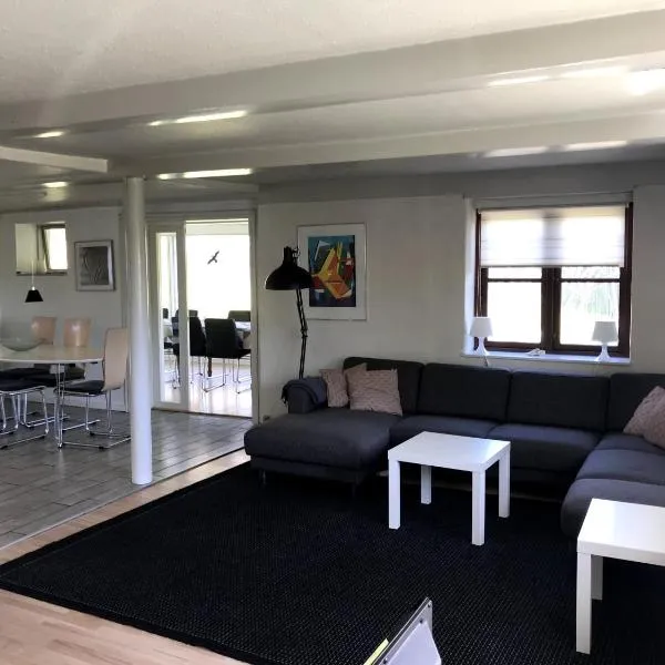 Tingvej 15 Feriehus, hotel v destinaci Aabenraa