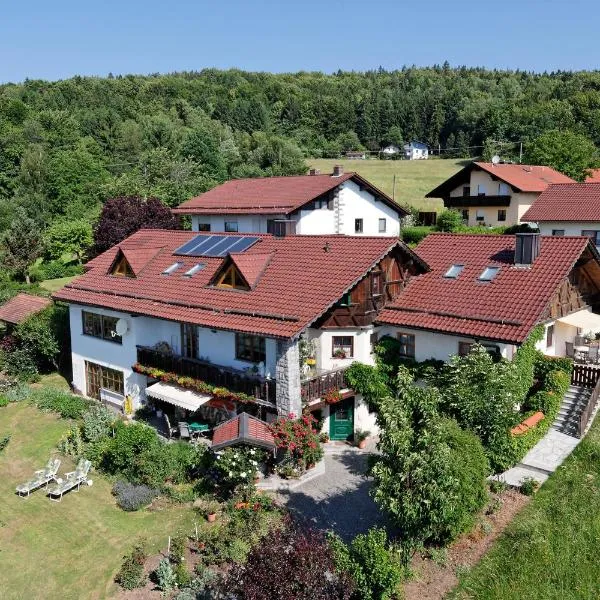 Ferienhaus Simmeth, hotel in Fürstenstein