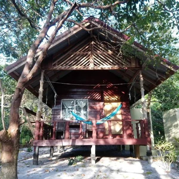 Lucky Resort, hotel in Ko Phayam