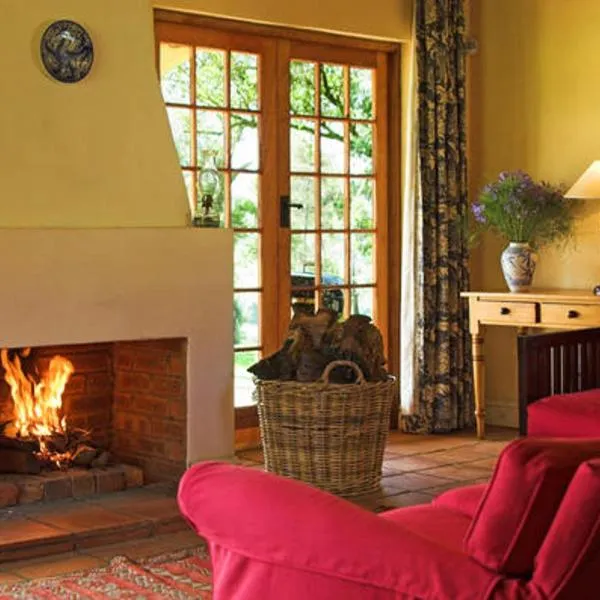 Inversanda Farm Cottages, hotel v destinaci Dargle