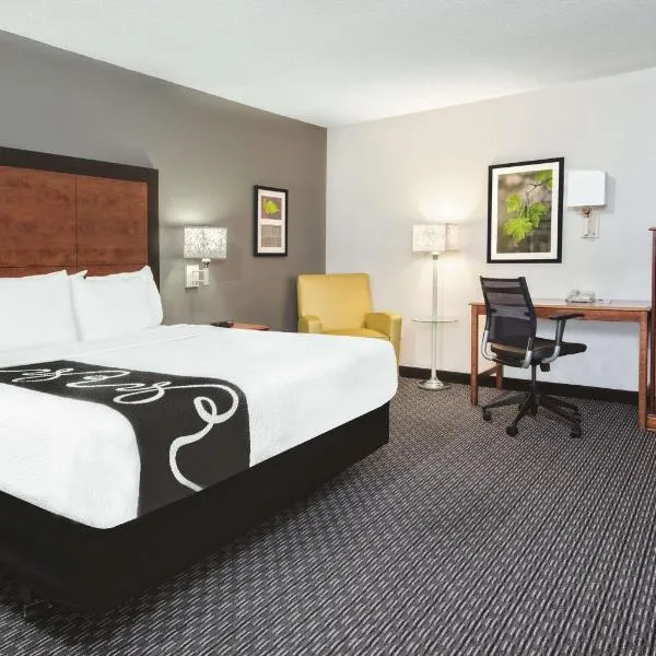 La Quinta Inn & Suites by Wyndham San Antonio Riverwalk, hotel en San Antonio