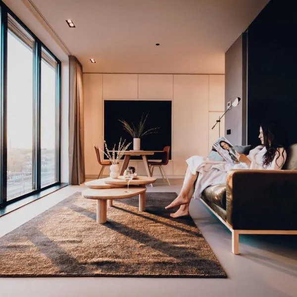 CREATIVE VALLEY NEST – Luxury Rooftop Apartments, hotel en Utrecht