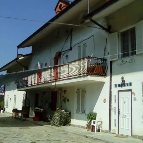suite in cascina affittacamere, hotel in Casalborgone