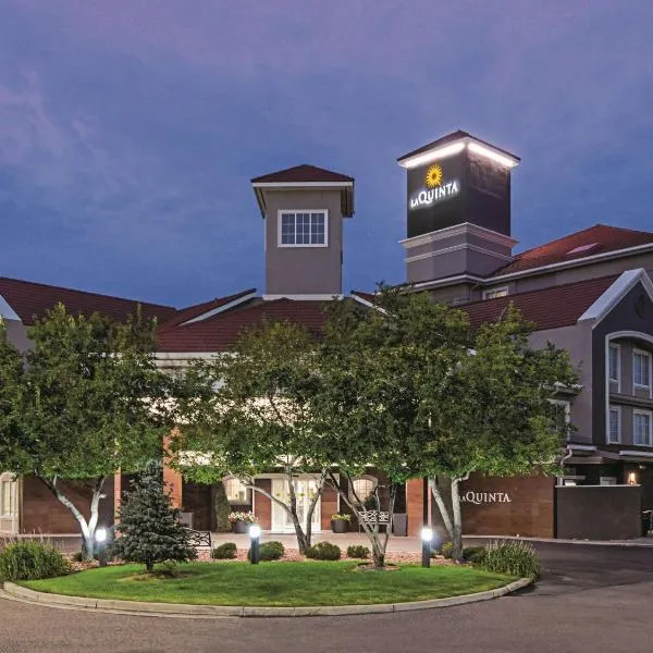 La Quinta Inn & Suites by Wyndham Denver Airport DIA, Hotel in Montbello